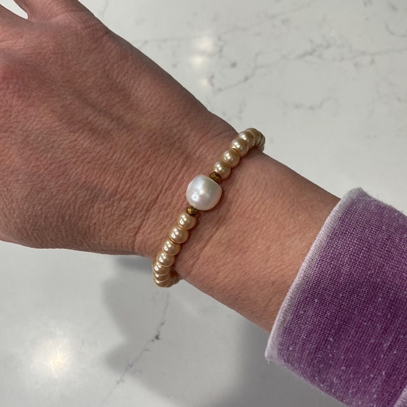 Apple 🍎 cider & whip Cream Bracelet - Fresh water pearl - Picture 4 of 6